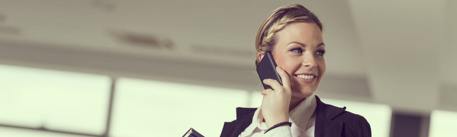 Produktmanagerin Telefonierende Frau
