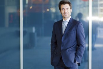 Berufsinterview Senior Consultant Mann im Anzug
