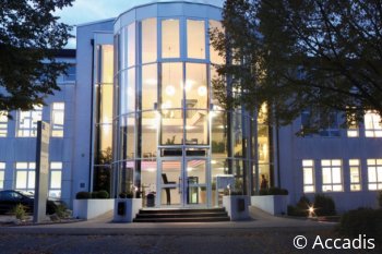 Eingang Accadis Hochschule